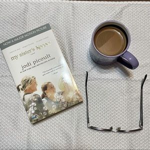 BOOK: 𝑀𝑌 𝑆𝐼𝑆𝑇𝐸𝑅’𝑆 𝐾𝐸𝐸𝑃𝐸𝑅 by Jodi Picoult